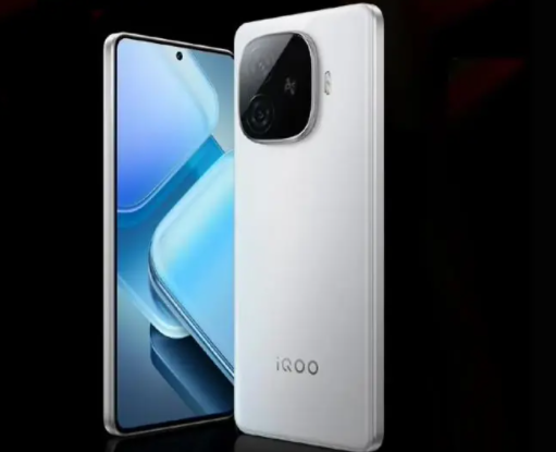 iQOO Z9真机图亮相：直屏设计与旗舰级外观，打造中端手机新标杆